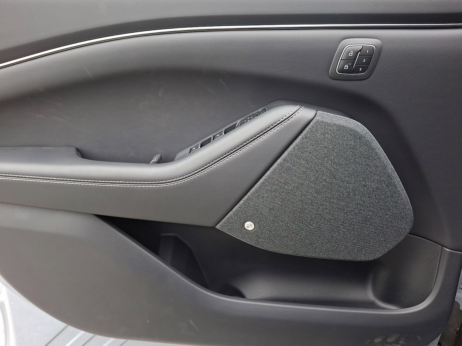 2026 Glacier Gray Metallic TriCoat - R7 Ford Mustang Mach-E Premium AWD