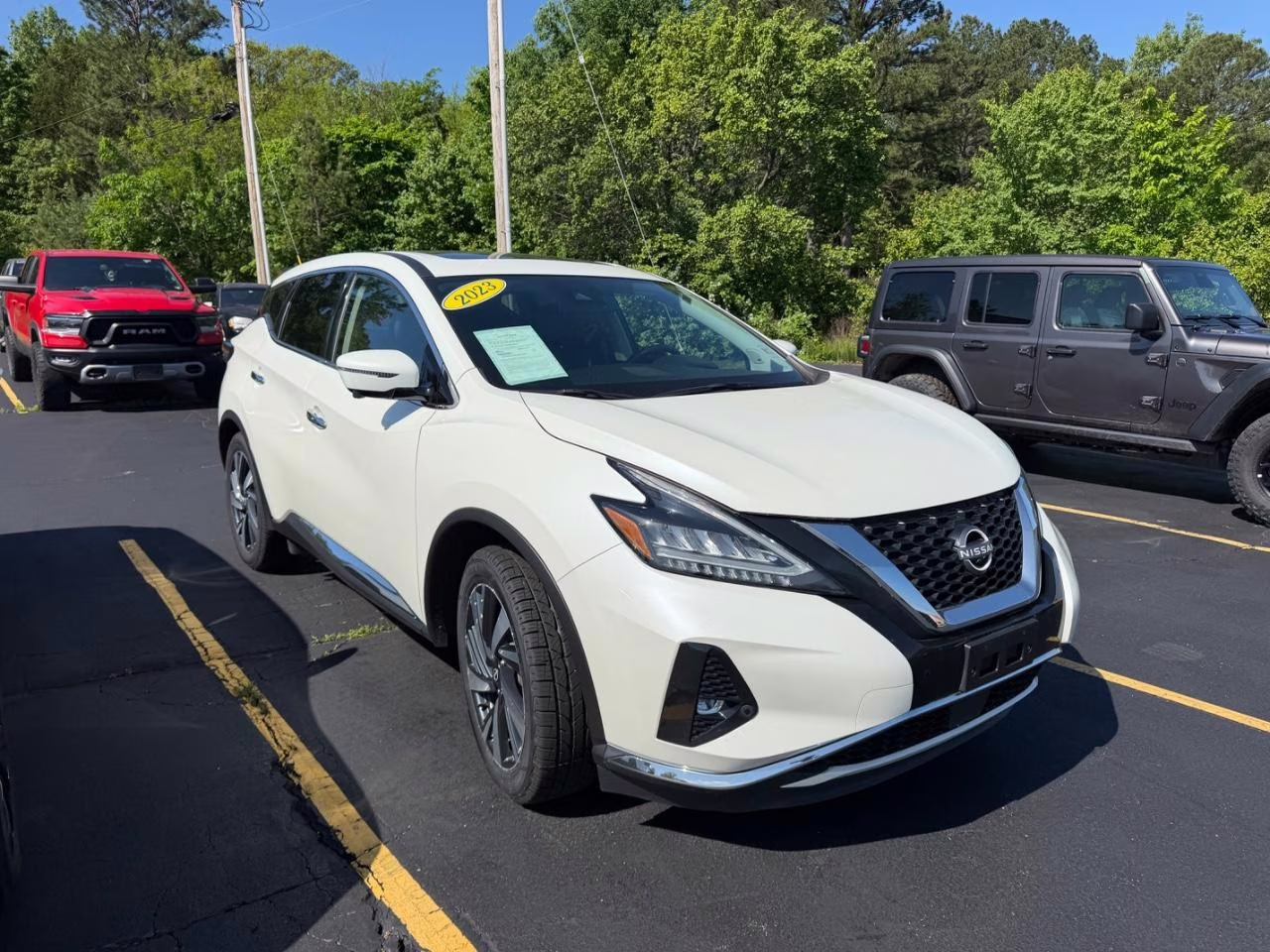 2023 Pearl White Tricoat Nissan Murano SL AWD SUV
