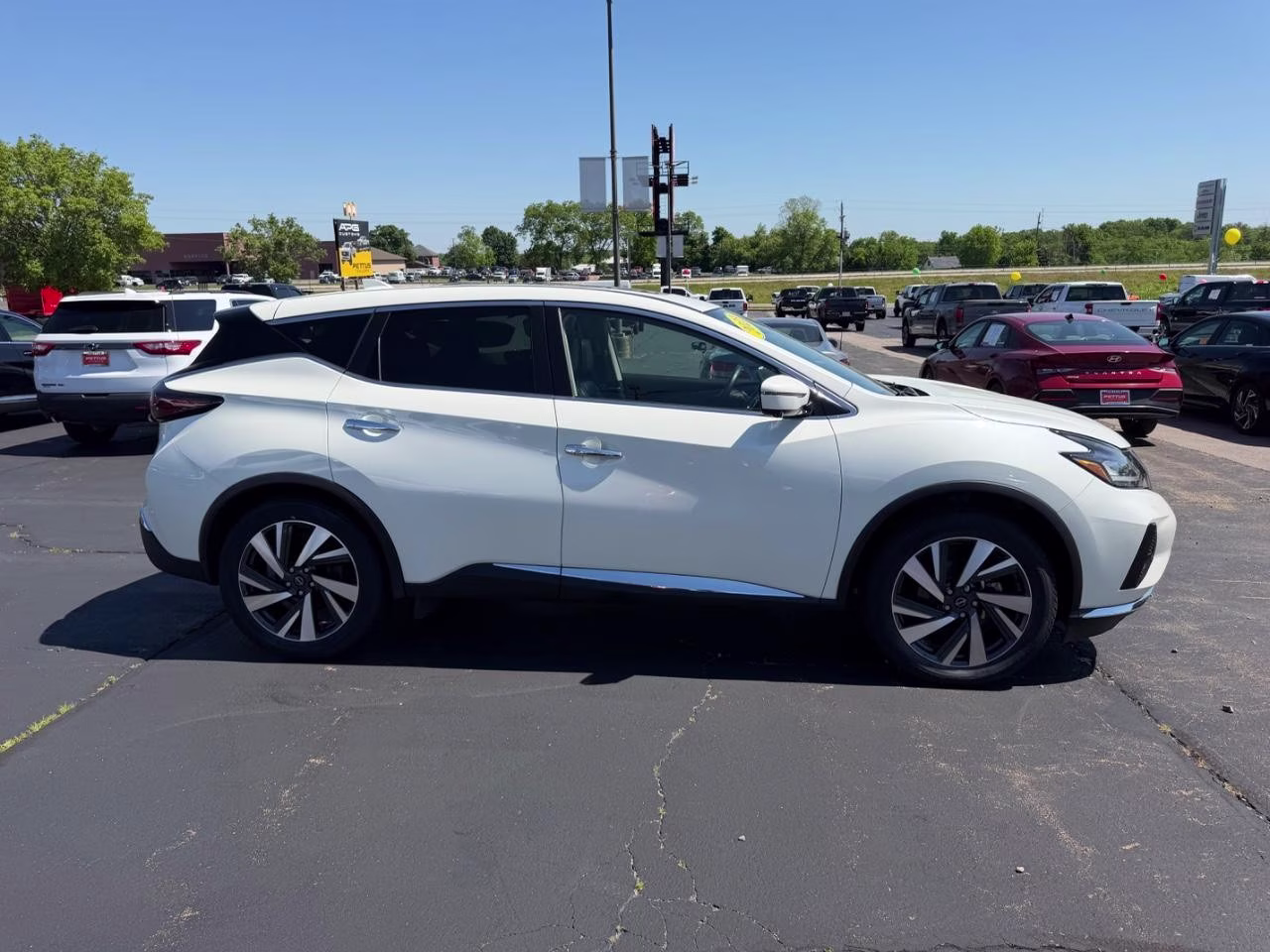 2023 Pearl White Tricoat Nissan Murano SL AWD SUV