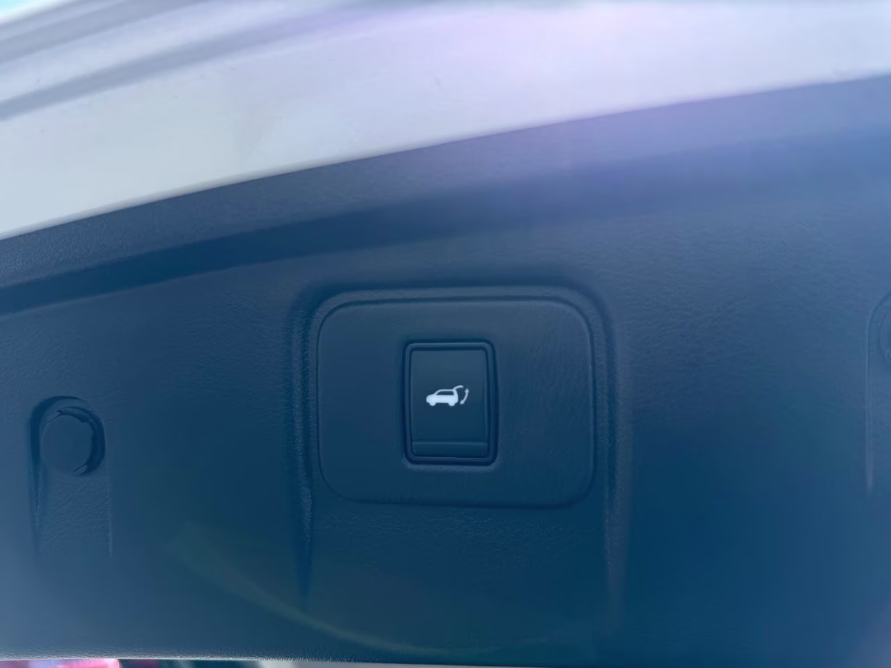 2023 Pearl White Tricoat Nissan Murano SL AWD SUV