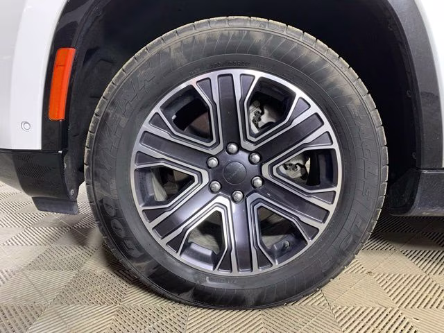 2024 Bright White Clearcoat Jeep Wagoneer L Series II 4X4 SUV