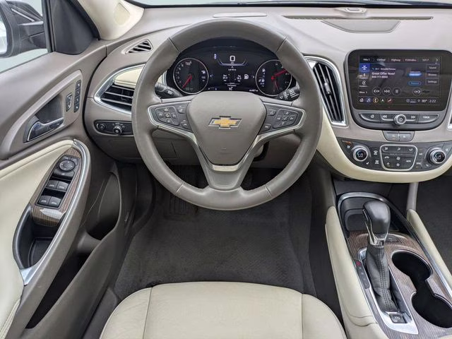 2024 Mosaic Black Metallic Chevrolet Malibu LT FWD Sedan