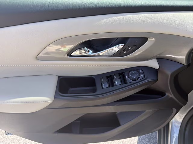 2023 Sterling Gray Metallic Chevrolet Traverse LS FWD SUV