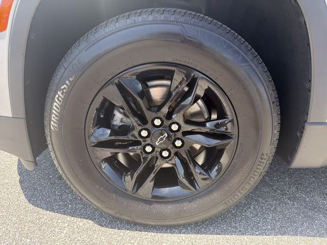 2023 Sterling Gray Metallic Chevrolet Traverse LS FWD SUV