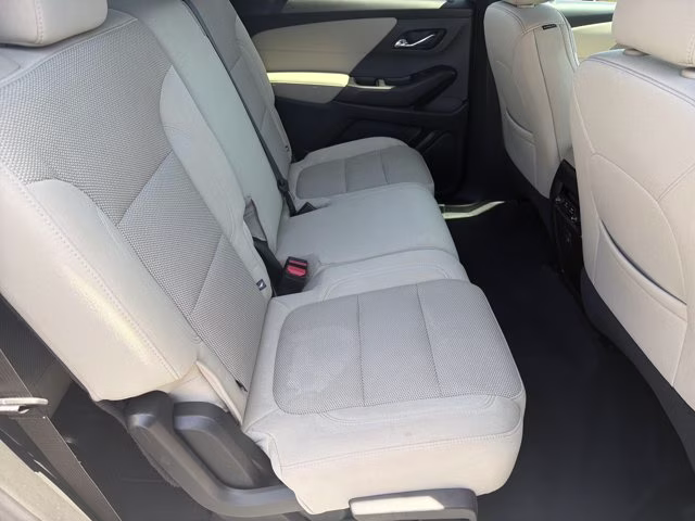 2023 Sterling Gray Metallic Chevrolet Traverse LS FWD SUV