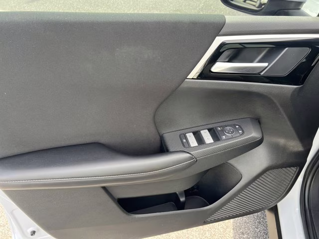 2022 White Mitsubishi Outlander ES 4X4 SUV