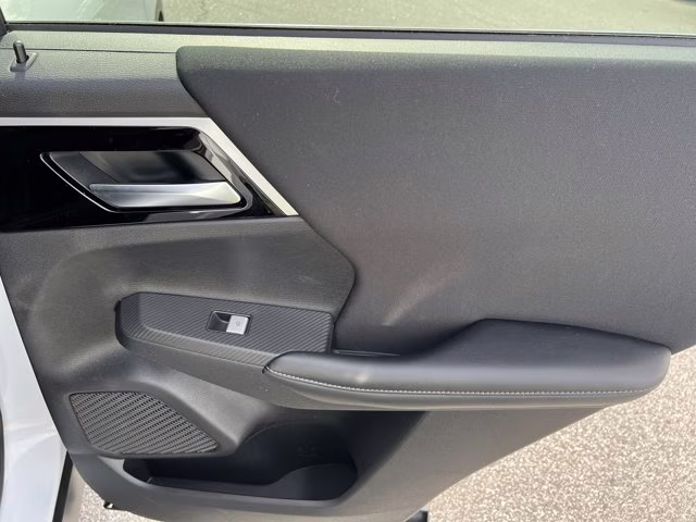 2022 White Mitsubishi Outlander ES 4X4 SUV