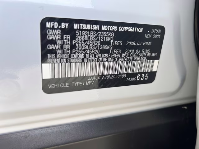 2022 White Mitsubishi Outlander ES 4X4 SUV