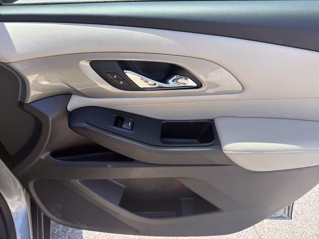 2023 Sterling Gray Metallic Chevrolet Traverse LS FWD SUV