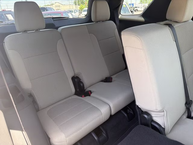 2023 Sterling Gray Metallic Chevrolet Traverse LS FWD SUV