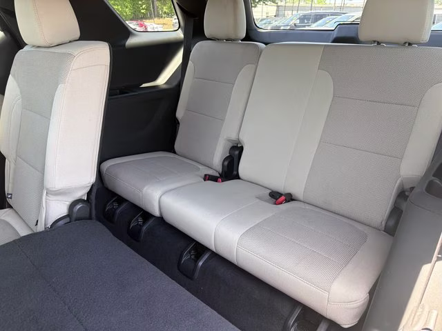 2023 Sterling Gray Metallic Chevrolet Traverse LS FWD SUV
