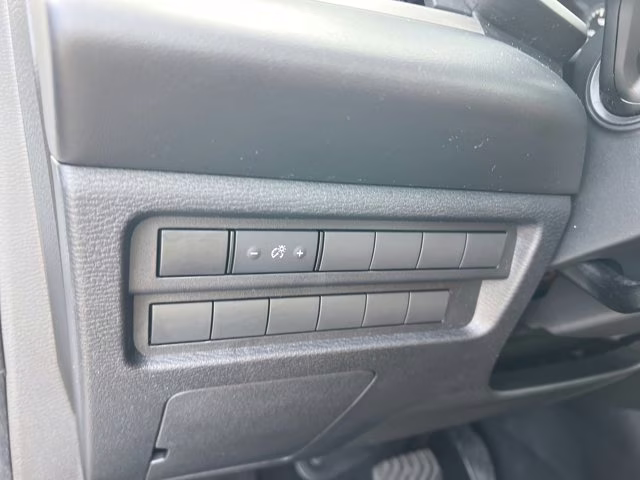 2022 White Mitsubishi Outlander ES 4X4 SUV