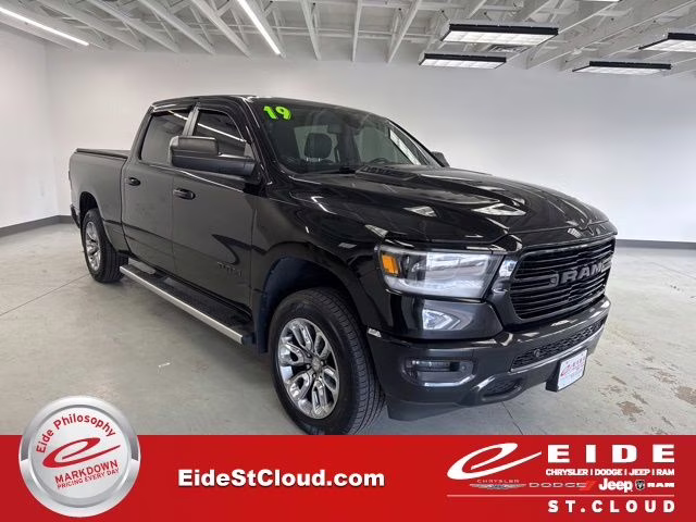 2019 Diamond Black Crystal Pearlcoat Ram 1500 Rebel 4X4 Truck