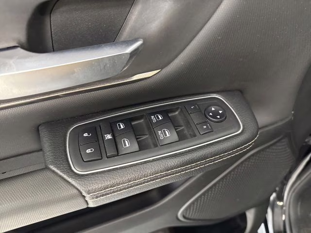 2019 Diamond Black Crystal Pearlcoat Ram 1500 Rebel 4X4 Truck