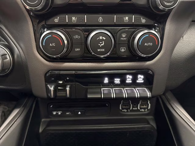 2019 Diamond Black Crystal Pearlcoat Ram 1500 Rebel 4X4 Truck