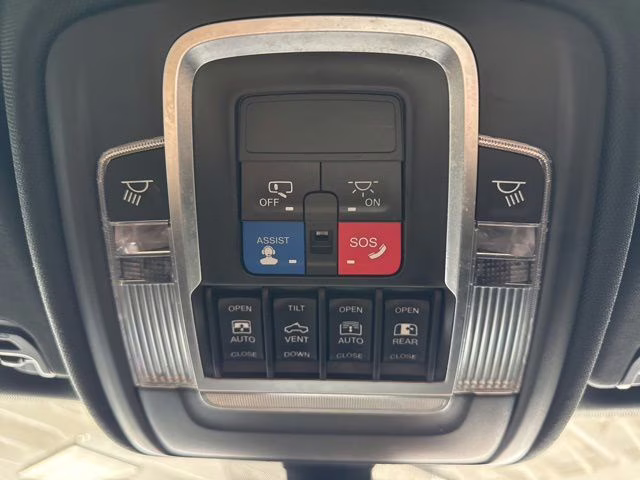 2019 Diamond Black Crystal Pearlcoat Ram 1500 Rebel 4X4 Truck