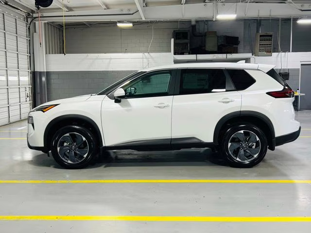 2026 Everest White Pearl Tricoat Nissan Rogue SV FWD SUV