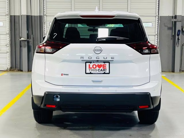 2026 Everest White Pearl Tricoat Nissan Rogue SV FWD SUV