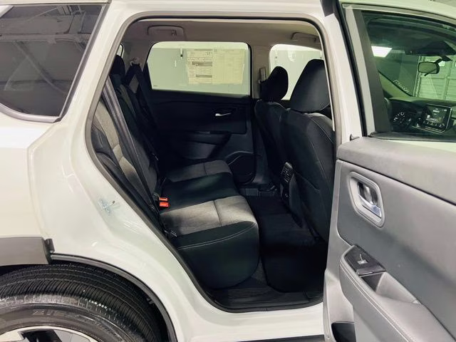 2026 Everest White Pearl Tricoat Nissan Rogue SV FWD SUV