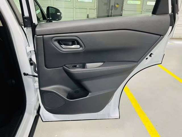 2026 Everest White Pearl Tricoat Nissan Rogue SV FWD SUV