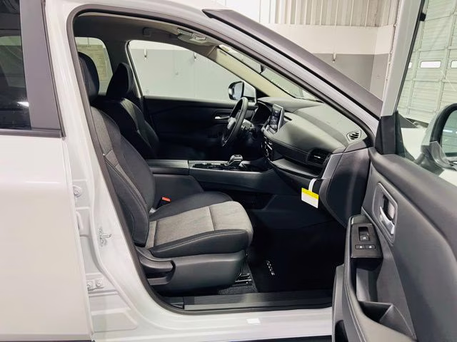 2026 Everest White Pearl Tricoat Nissan Rogue SV FWD SUV