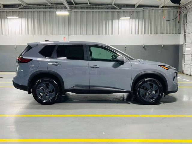 2026 Boulder Gray Pearl Nissan Rogue SV FWD SUV