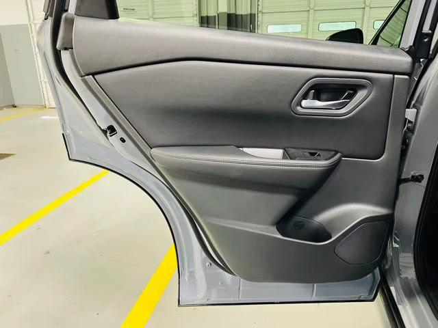 2026 Boulder Gray Pearl Nissan Rogue SV FWD SUV