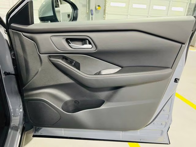 2026 Boulder Gray Pearl Nissan Rogue SV FWD SUV