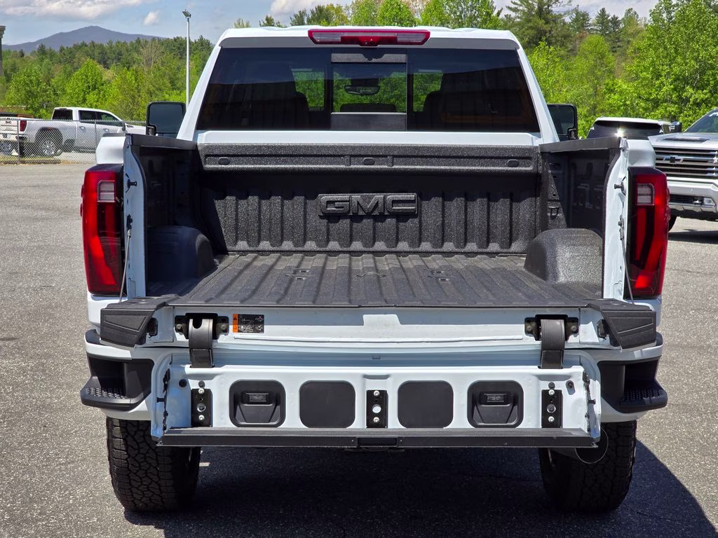 2026 Glacier White Tricoat GMC Sierra 2500HD Denali 4X4 Truck