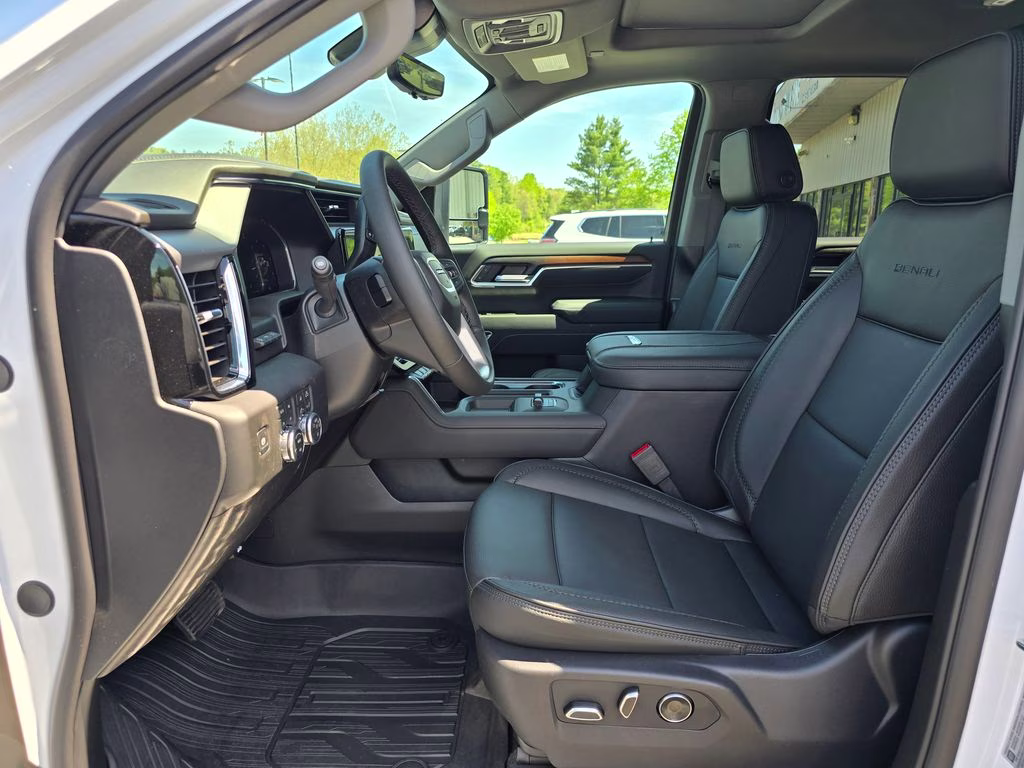 2026 Glacier White Tricoat GMC Sierra 2500HD Denali 4X4 Truck