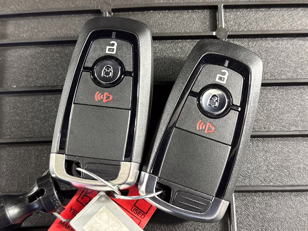 2026 Shadow Black Ford Maverick XL FWD Truck