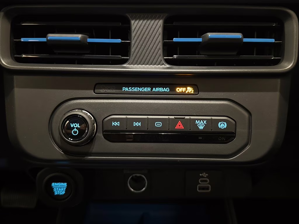 2026 Oxford White Ford Maverick XLT FWD Truck