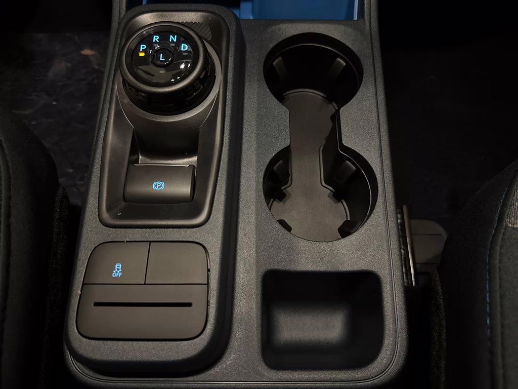 2026 Oxford White Ford Maverick XLT FWD Truck