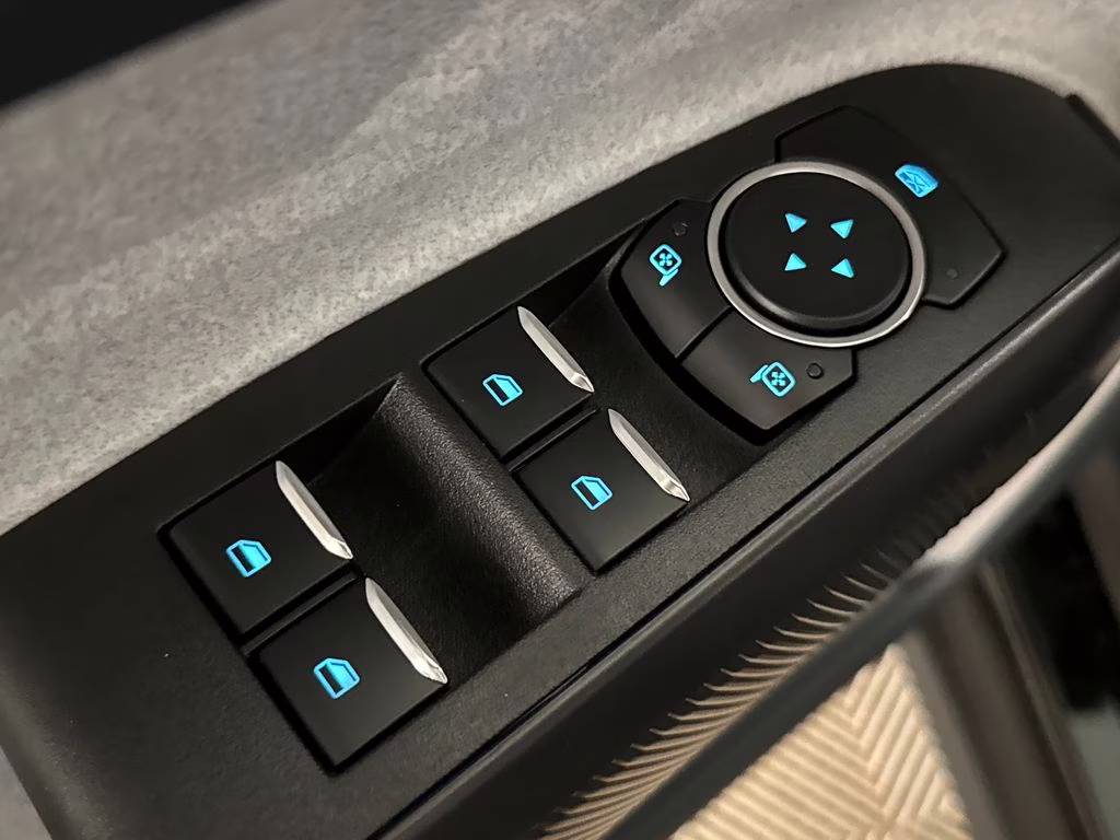 2026 Shadow Black Ford Maverick XLT FWD Truck