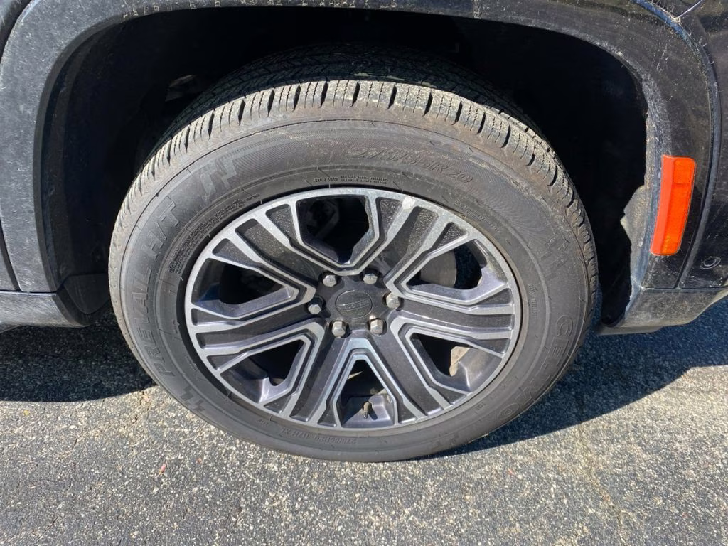 2024 Diamond Black Crystal Pearlcoat Jeep Wagoneer Series II RWD SUV