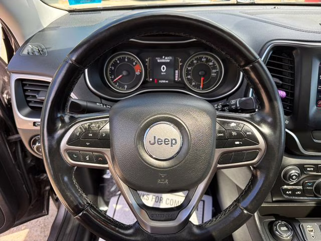 2021 Granite Crystal Metallic Clearcoat Jeep Cherokee Latitude Plus 4X4 SUV