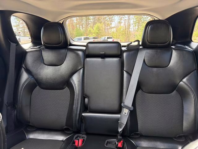 2021 Granite Crystal Metallic Clearcoat Jeep Cherokee Latitude Plus 4X4 SUV