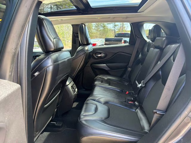 2021 Granite Crystal Metallic Clearcoat Jeep Cherokee Latitude Plus 4X4 SUV