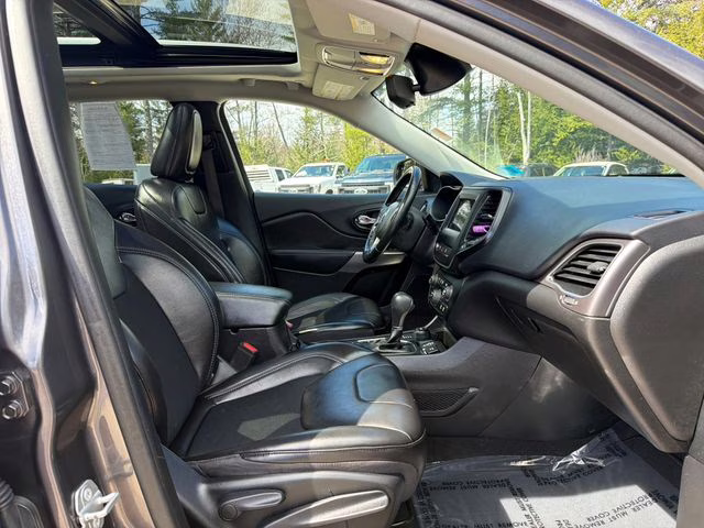 2021 Granite Crystal Metallic Clearcoat Jeep Cherokee Latitude Plus 4X4 SUV