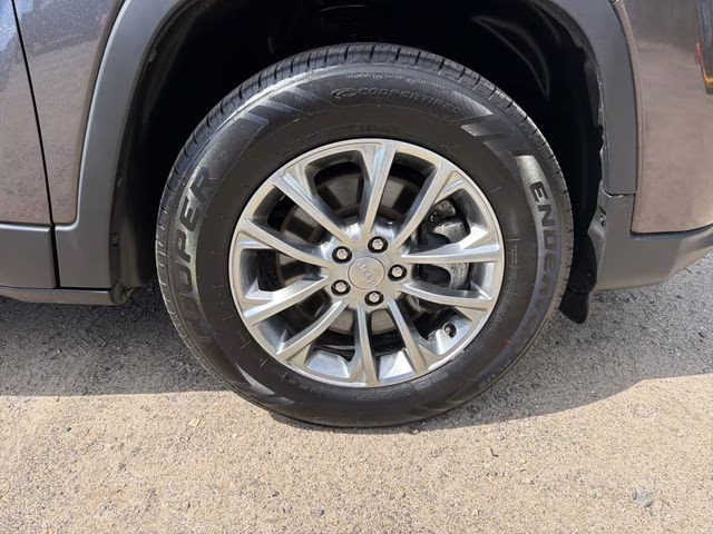 2021 Granite Crystal Metallic Clearcoat Jeep Cherokee Latitude Plus 4X4 SUV
