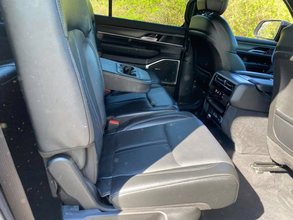 2024 Diamond Black Crystal Pearlcoat Jeep Wagoneer Series II RWD SUV