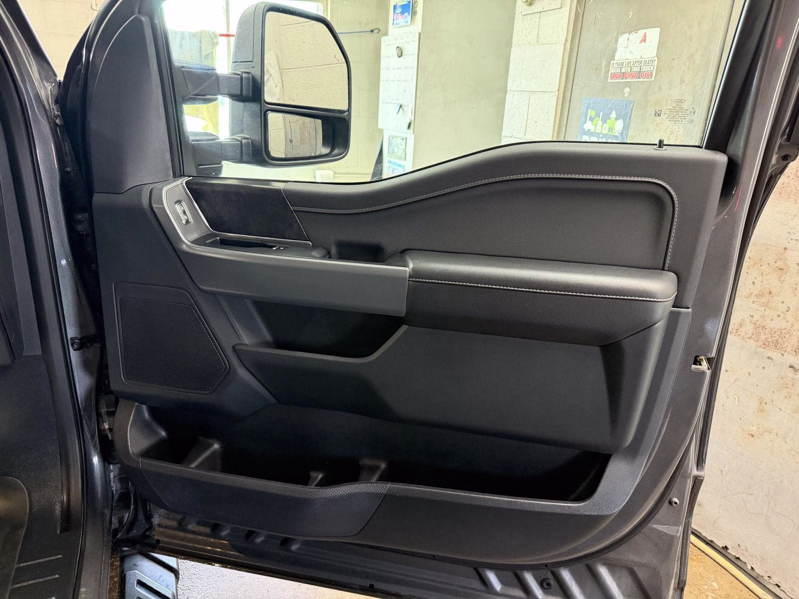 2023 Antimatter Blue Metallic Ford F-150 XLT 4X4 Truck