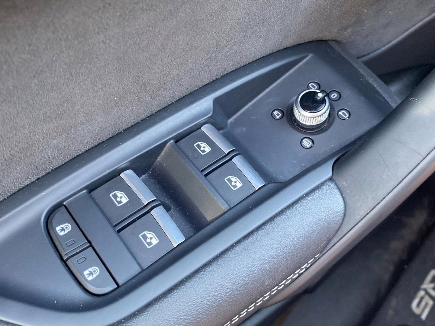 2022 Glacier White Metallic Audi SQ5 Premium Plus AWD SUV