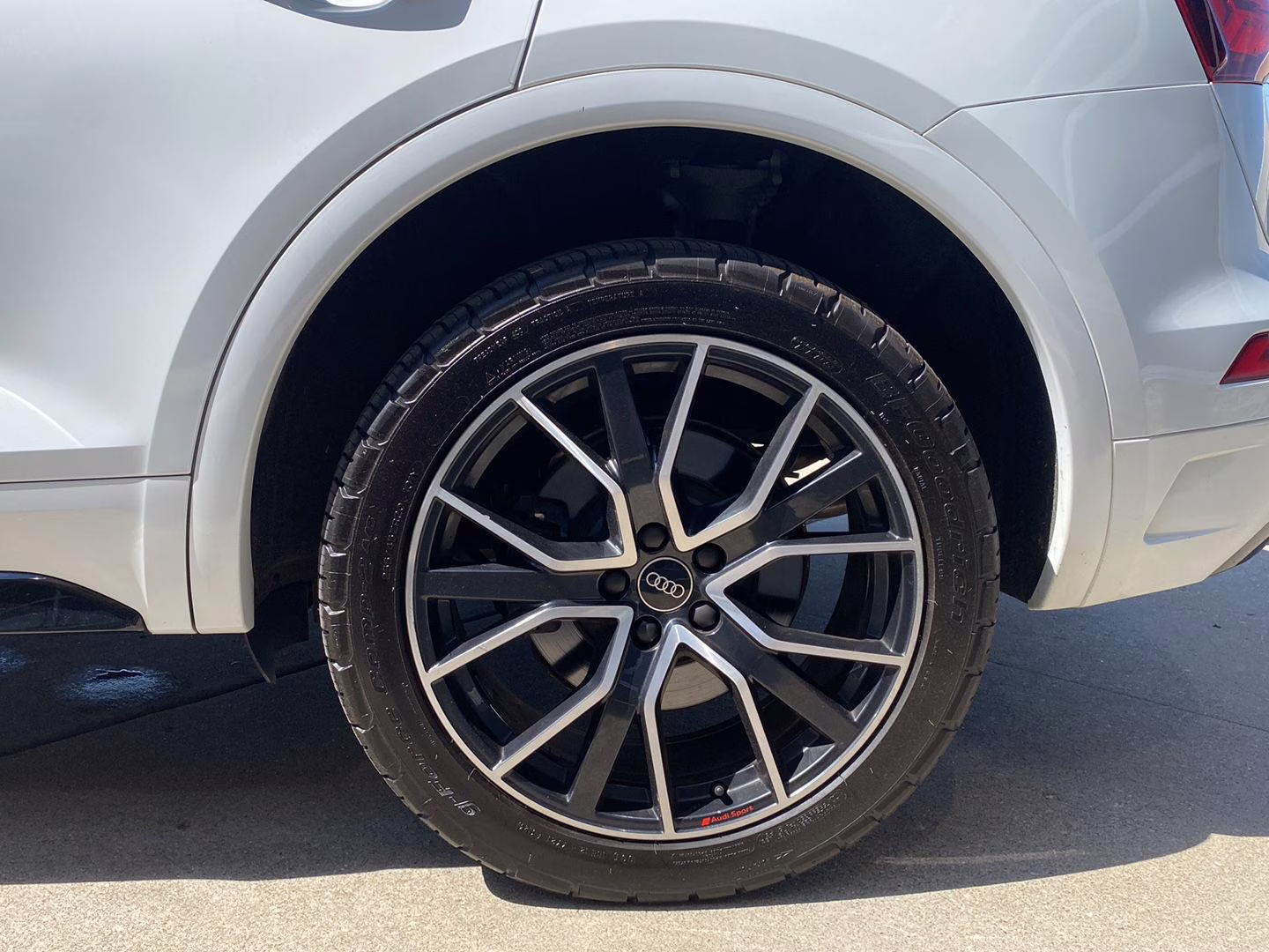 2022 Glacier White Metallic Audi SQ5 Premium Plus AWD SUV