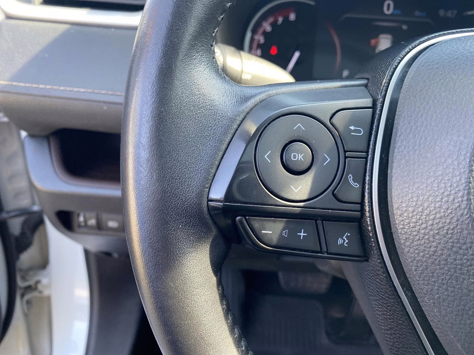 2020 Blizzard Pearl Toyota RAV4 Limited AWD SUV