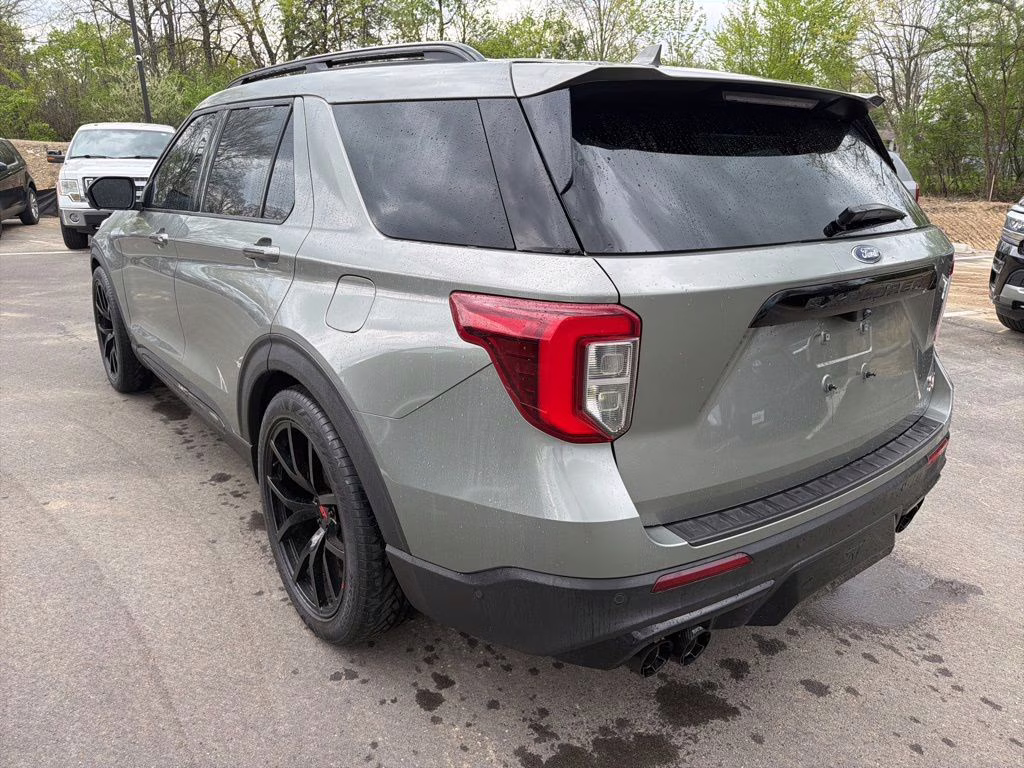 2020 Silver Spruce Metallic Ford Explorer ST 4X4 SUV