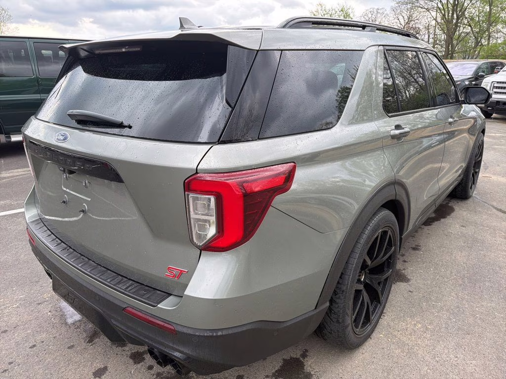 2020 Silver Spruce Metallic Ford Explorer ST 4X4 SUV
