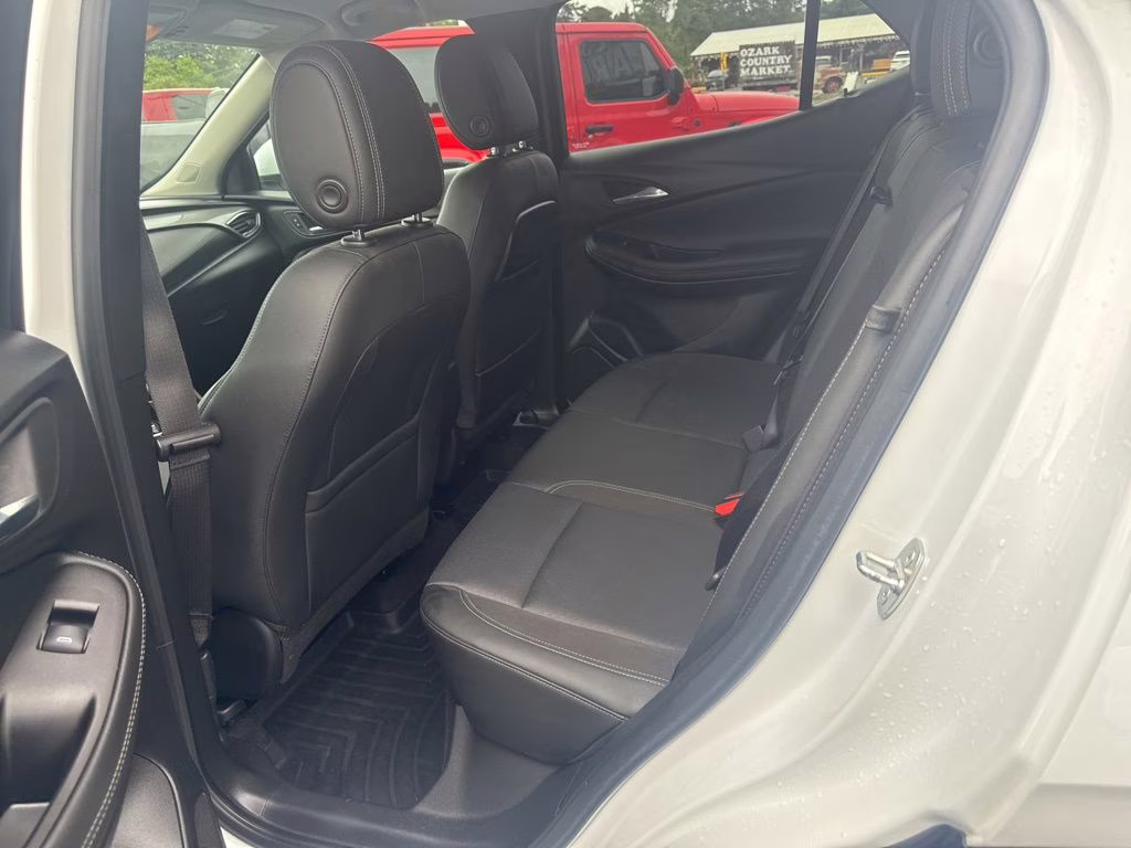 2022 Summit White Buick Encore GX Select FWD SUV