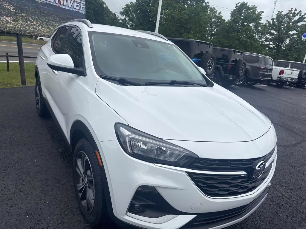 2022 Summit White Buick Encore GX Select FWD SUV