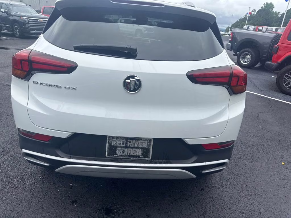 2022 Summit White Buick Encore GX Select FWD SUV